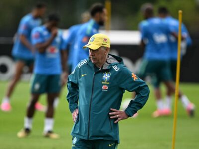 Ancelotti testa elenco inteiro em amistoso contra o Panamá