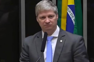 Deputado do Novo acusa general de intimidação e pede processo