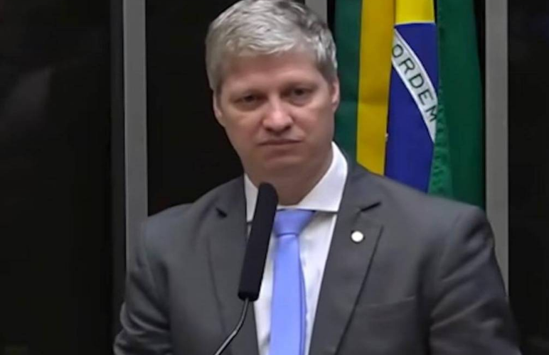 Deputado do Novo acusa general de intimidação e pede processo