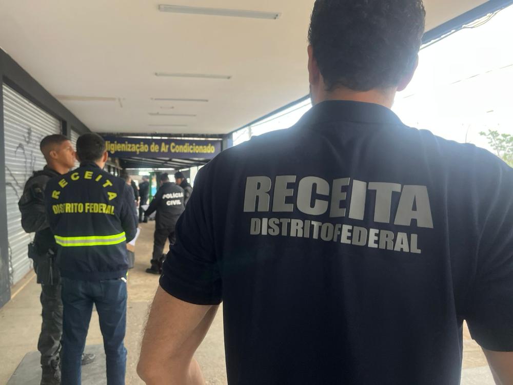 DF apreende 202 iPhones e R$ 2,5 mi em mercadorias