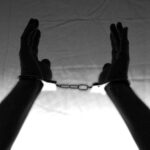Homem é preso por matar o próprio pai de 90 anos a pauladas