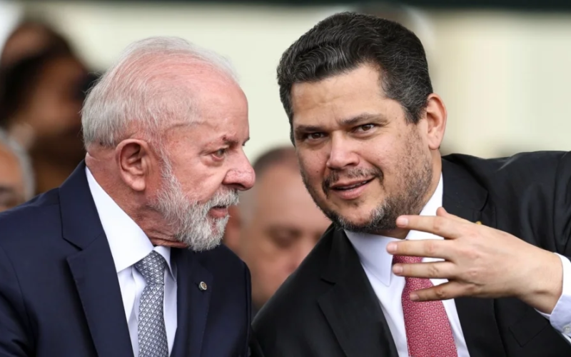 Lula mapeia cargos do centrão, mas poupa Alcolumbre