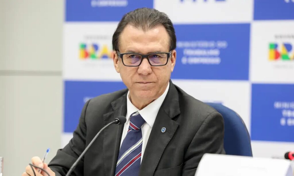 Marinho: Congresso precisa encarar fim da 6x1 e apps