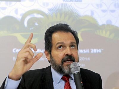 PT Brasília fecha chapa proporcional e lança Agnelo
