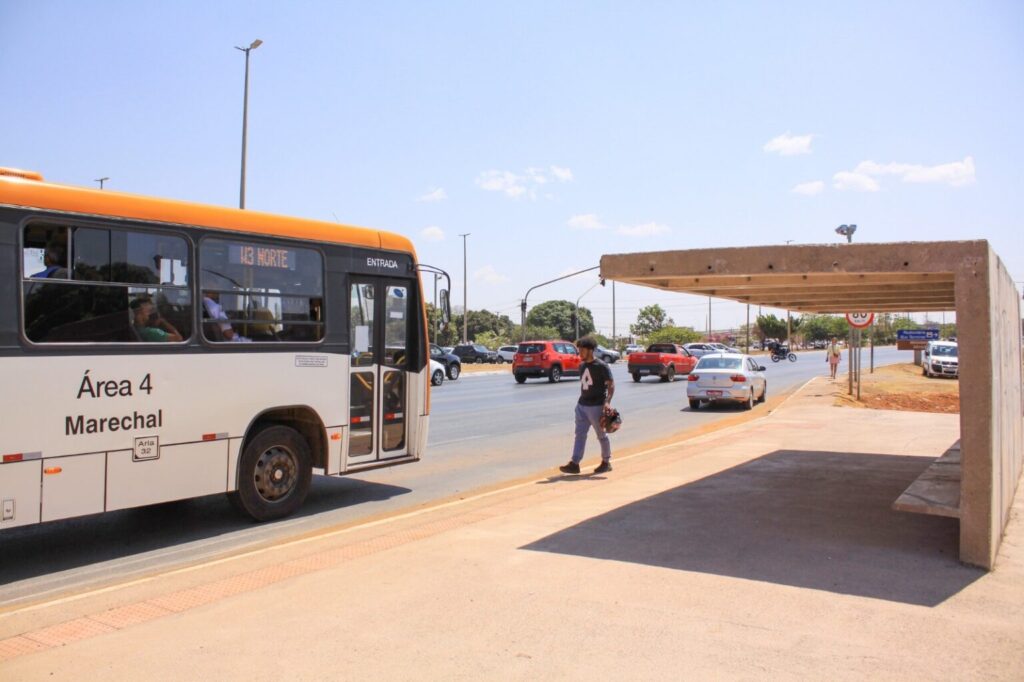 Roubos em ônibus do DF caem 52% com tecnologia e pagamento digital