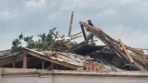 Temporal causa estragos e leva 3 cidades de SC a decretarem emergência