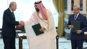 Arábia Saudita, Turquia e Paquistão firmam pacto militar