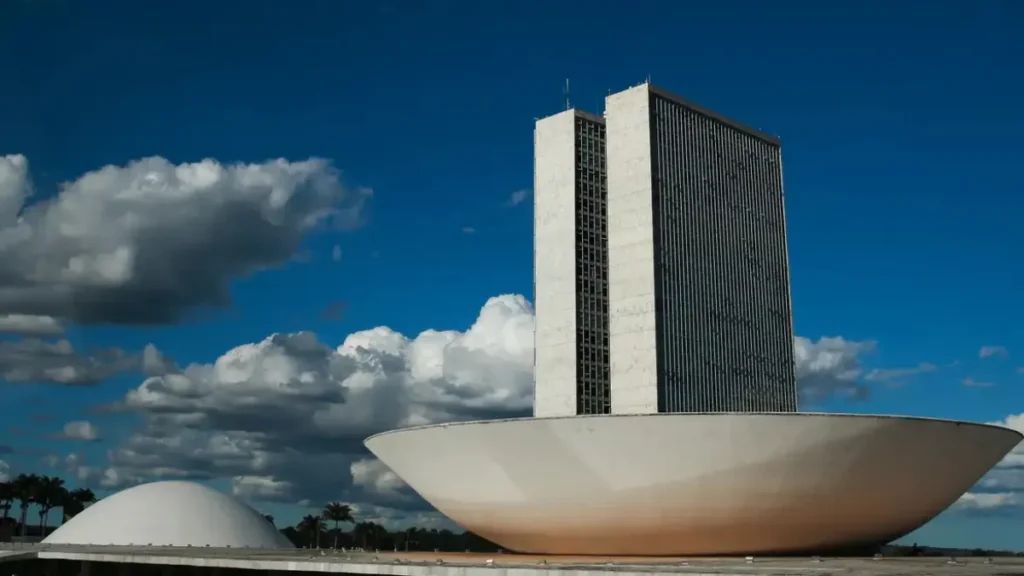 Estudo aponta que poder no Congresso reduz transparência