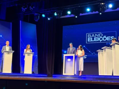 Candidatos se unem contra Celina Leão em 1º debate no DF