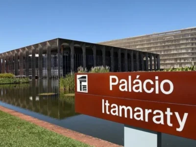 Pedidos de certidão brasileira para filhos de brasileiros nos EUA disparam 271%