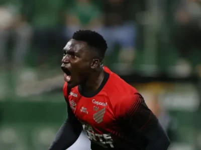 Athletico-PR empata com Bragantino e fica estacionado na 3ª posição